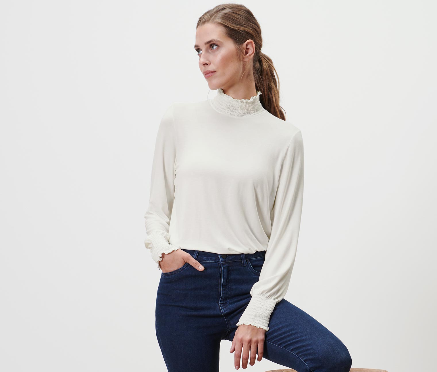 Blusenshirt mit Stehkragen, creme