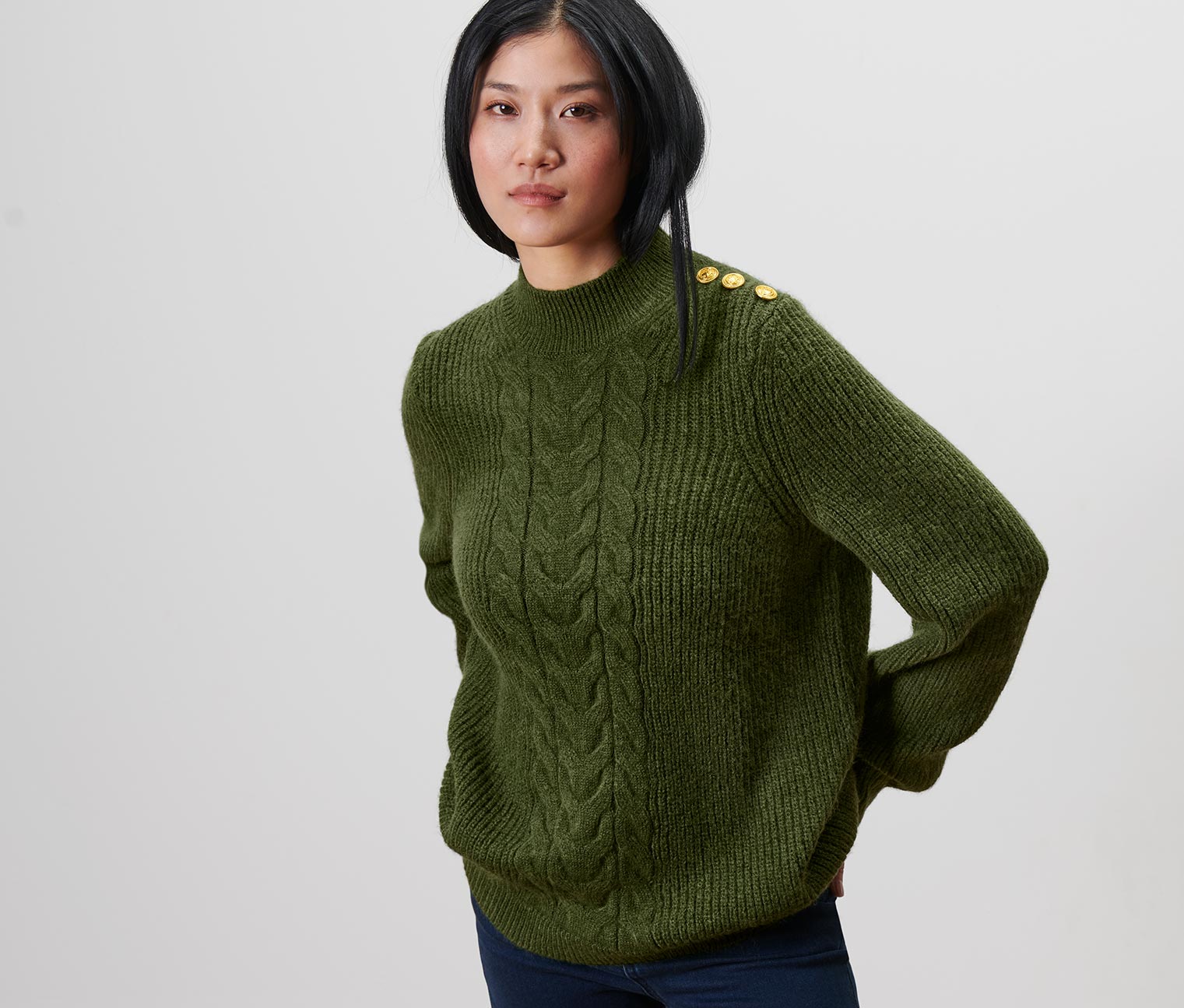 Grobstrickpullover mit Knöpfen