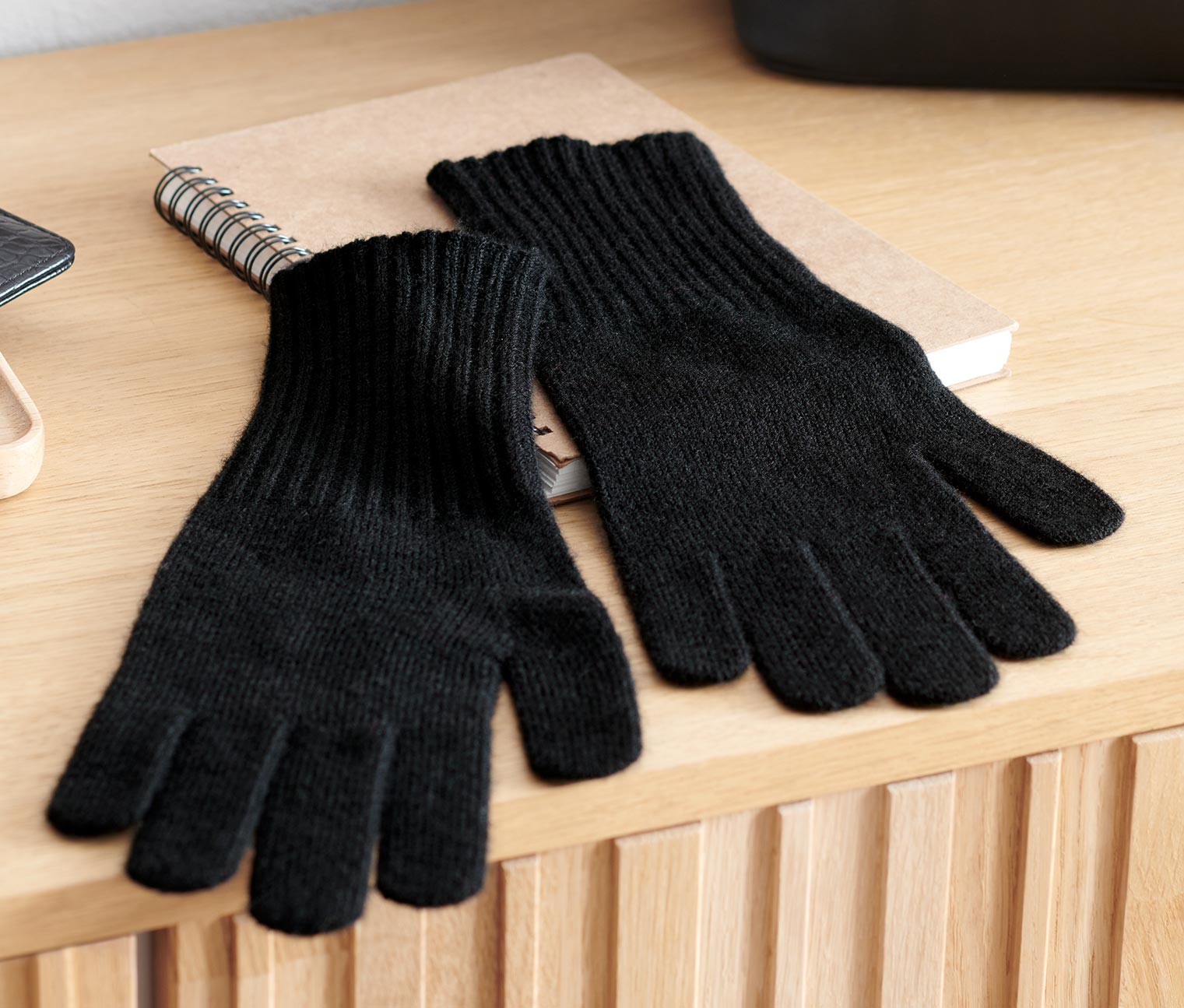 Strickhandschuhe mit Wolle, schwarz