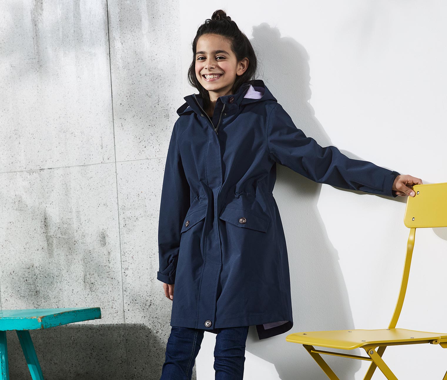 Allwetter-Trenchcoat mit recyceltem Material, dunkelblau