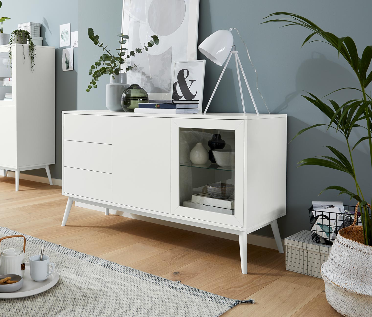 Sideboard mit Glastür, weiss