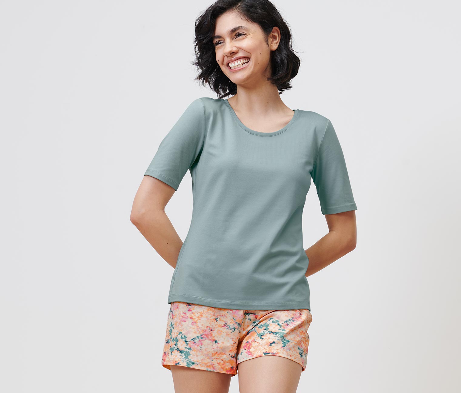 Shorty-Pyjama, Shorts mit Blumen-Alloverprint