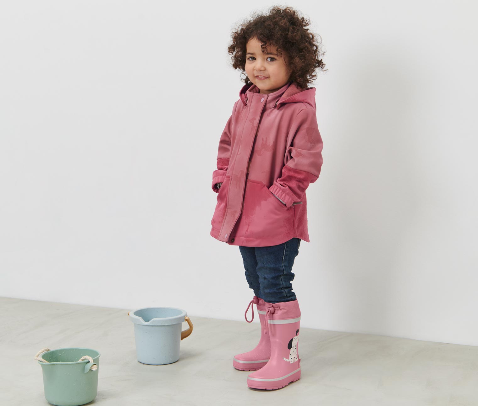 Kinder-Softshelljacke mit Farbwechsel bei Regen, rosa