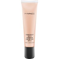 Mac Cosmetics - Studio Sculpt SPF 15 Foundation - NW20